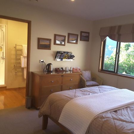 Okiwa Bay Lodge Picton Exterior foto