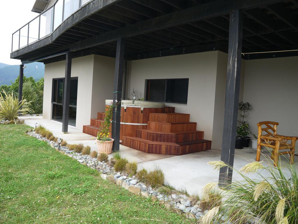 Okiwa Bay Lodge Picton Exterior foto