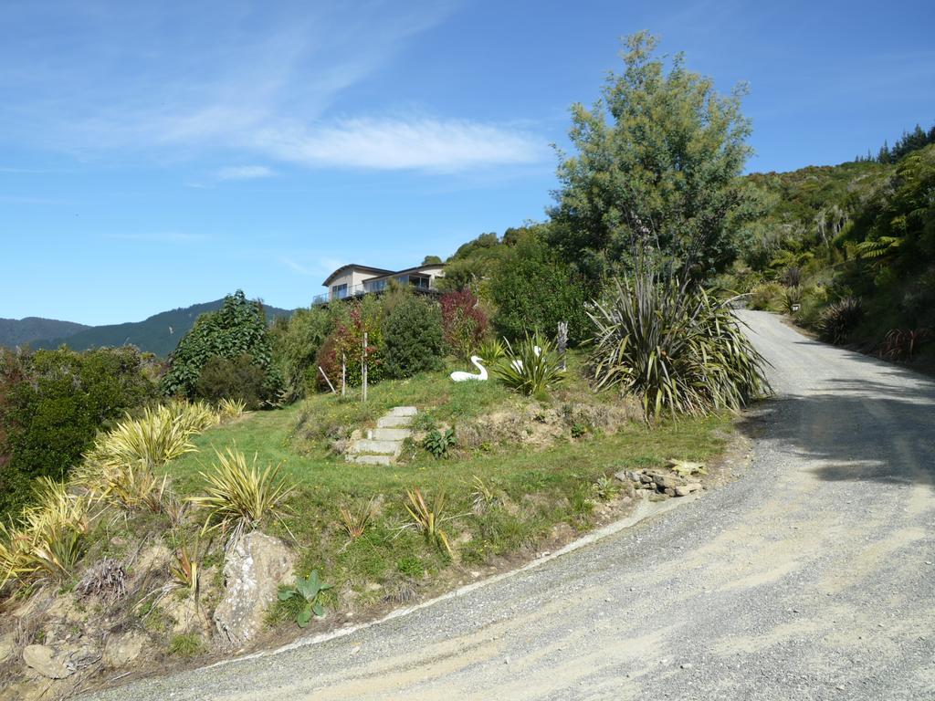 Okiwa Bay Lodge Picton Exterior foto