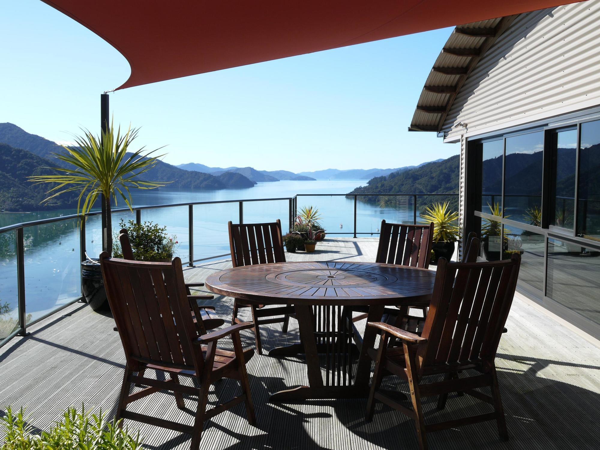 Okiwa Bay Lodge Picton Exterior foto