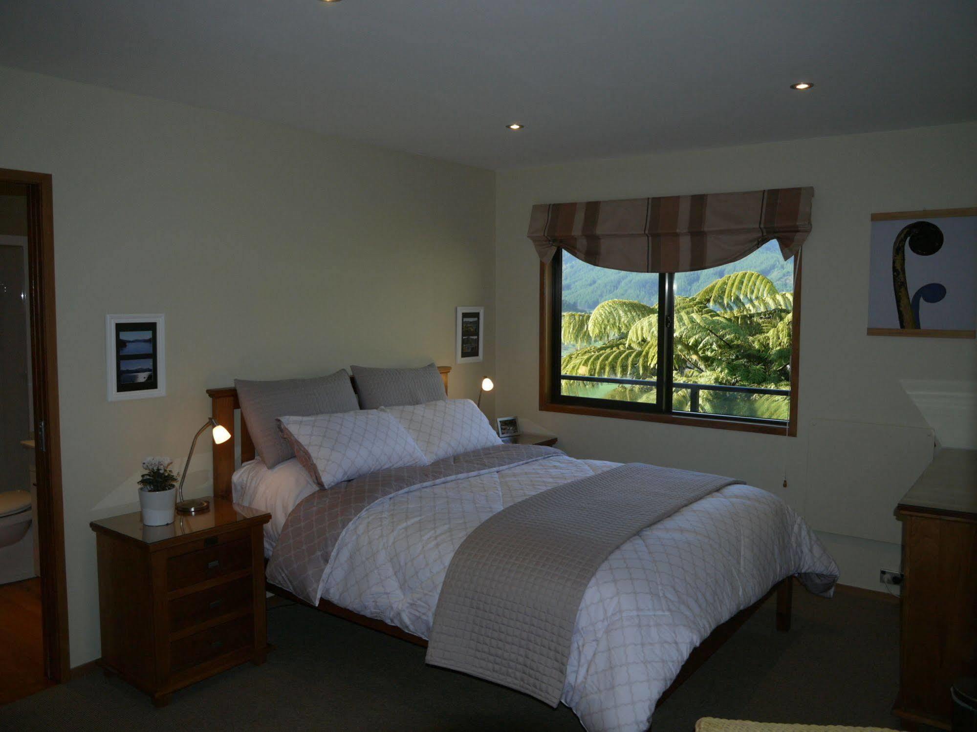 Okiwa Bay Lodge Picton Exterior foto